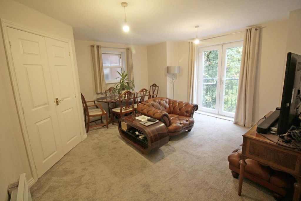 Property photo 2 of 9