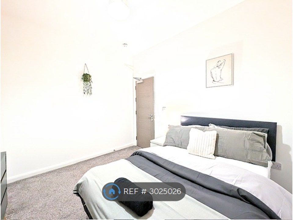 Property photo 2 of 12 Room 3