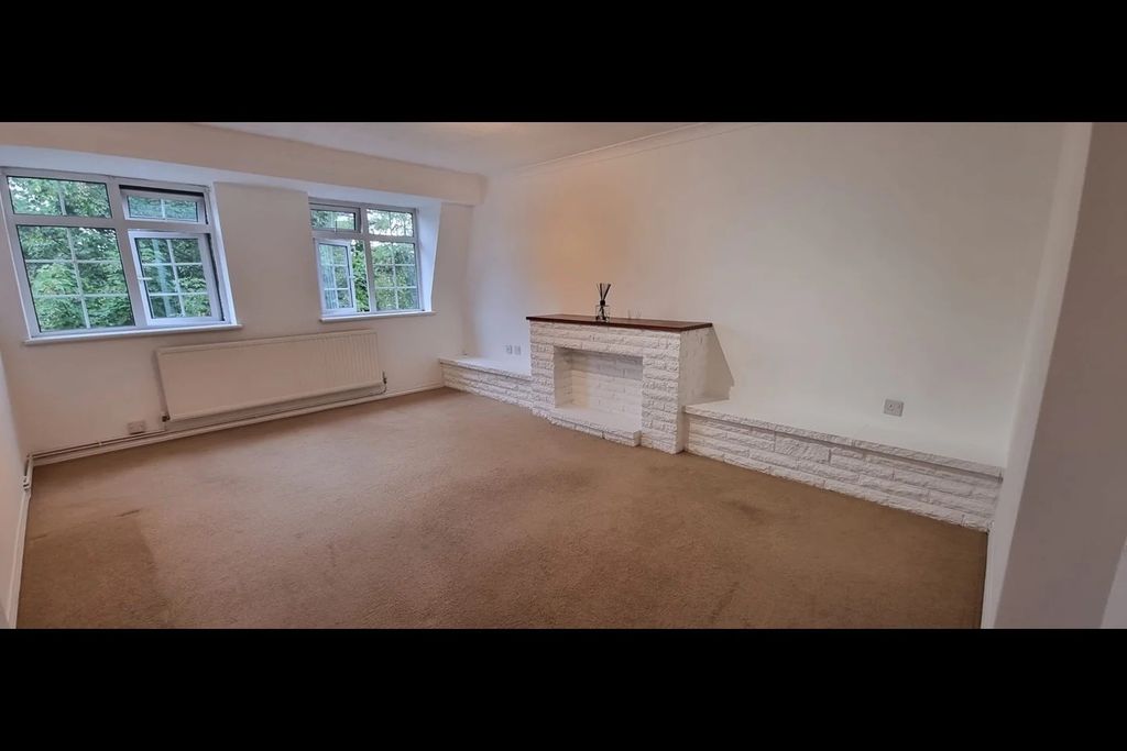 Property photo 2 of 8 Photo 1