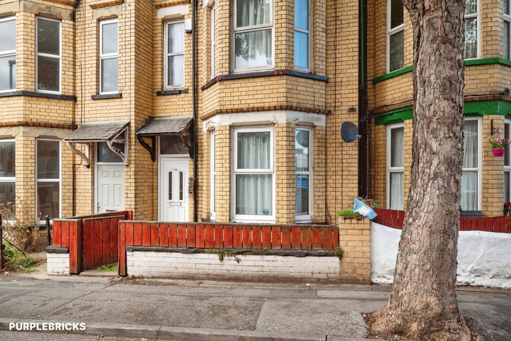 Property photo 2 of 35