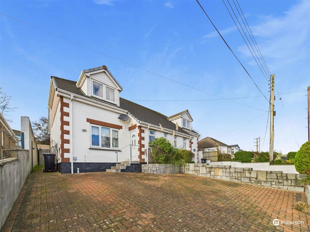 Property photo 1 of 17 Outside