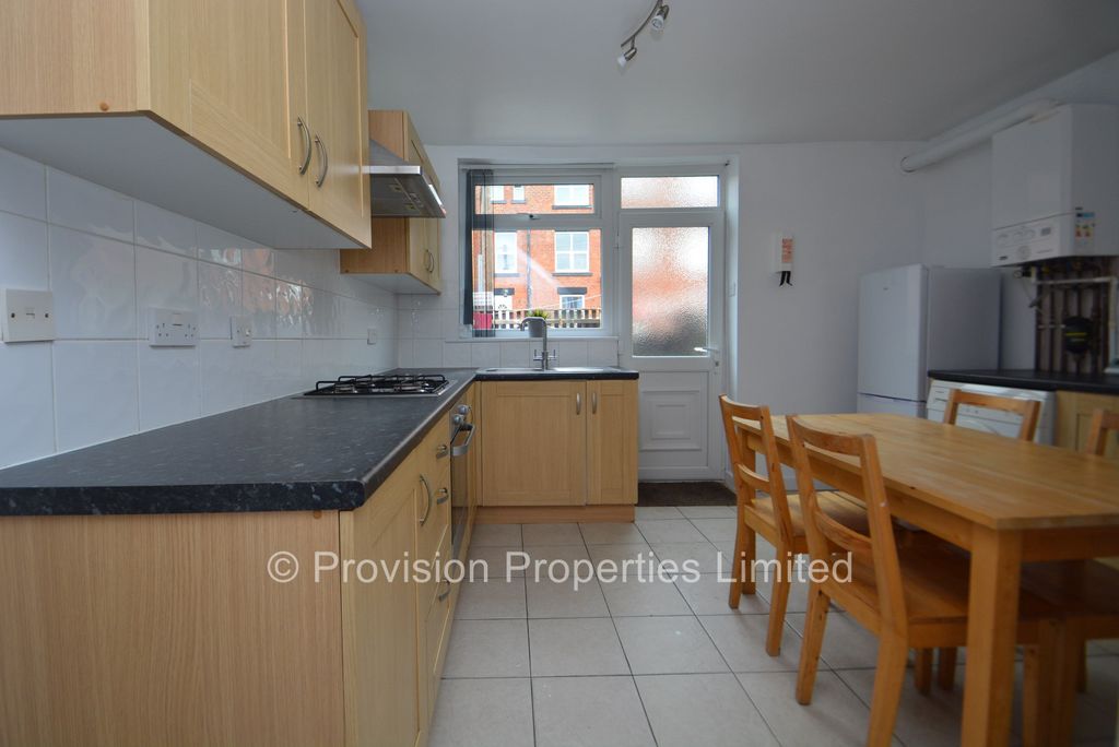 Property photo 3 of 18 Photo