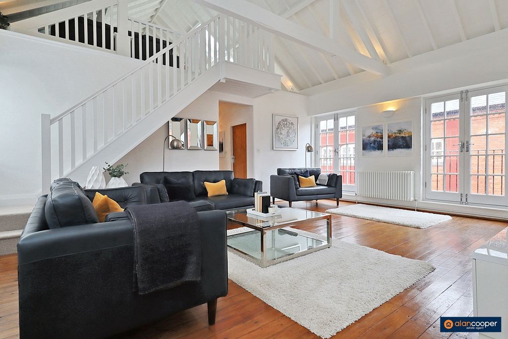 Property photo 2 of 39 4371095