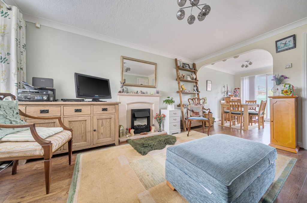 Property photo 2 of 19