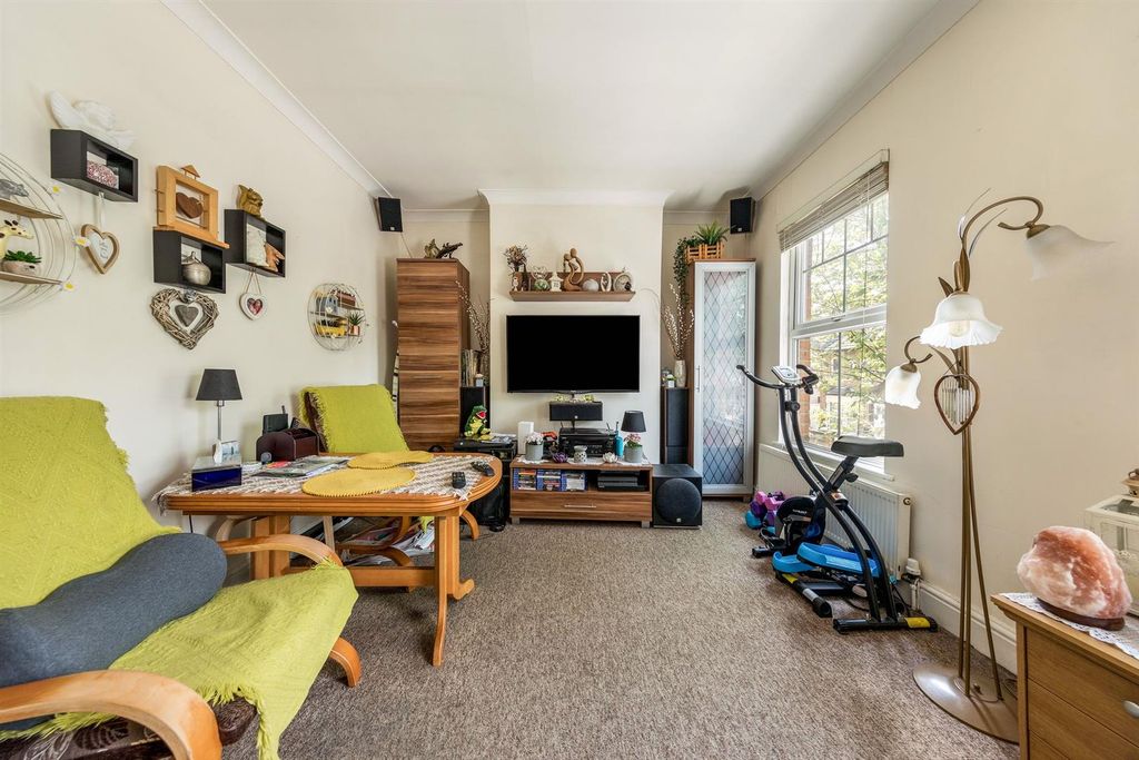 Property photo 2 of 9