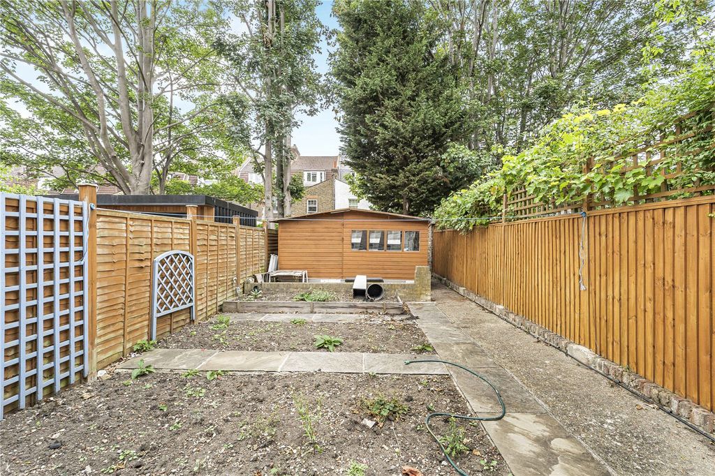 Property photo 2 of 20 Picture No. 32