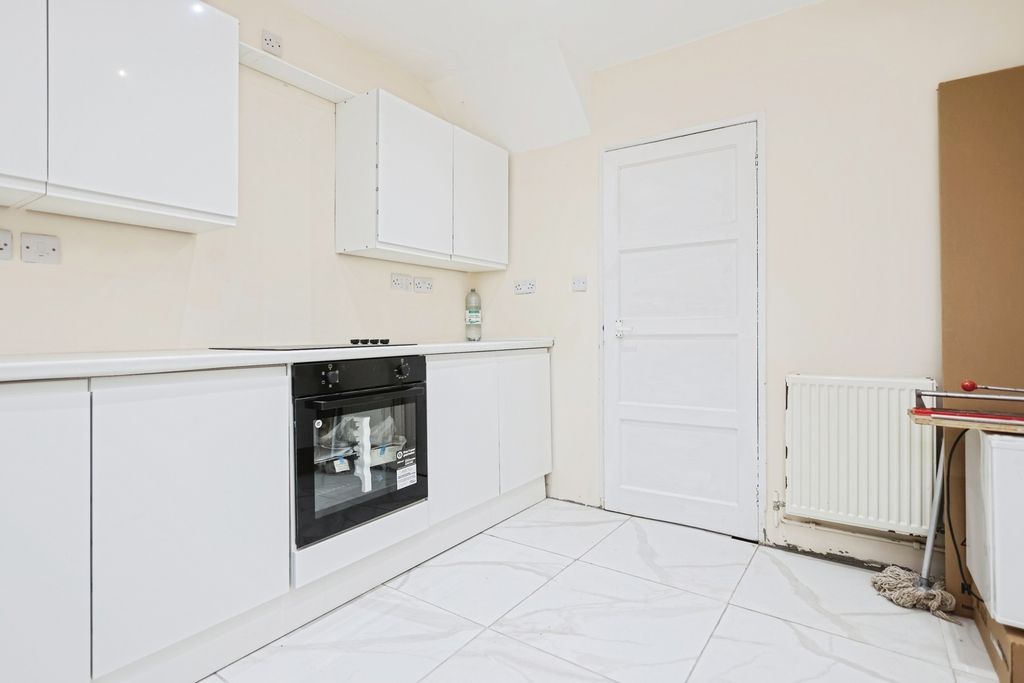 Property photo 3 of 16 Photo