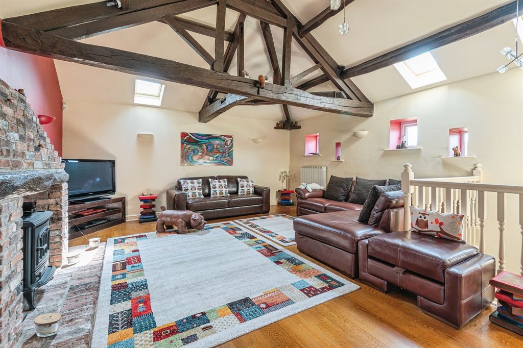 Property photo 2 of 17