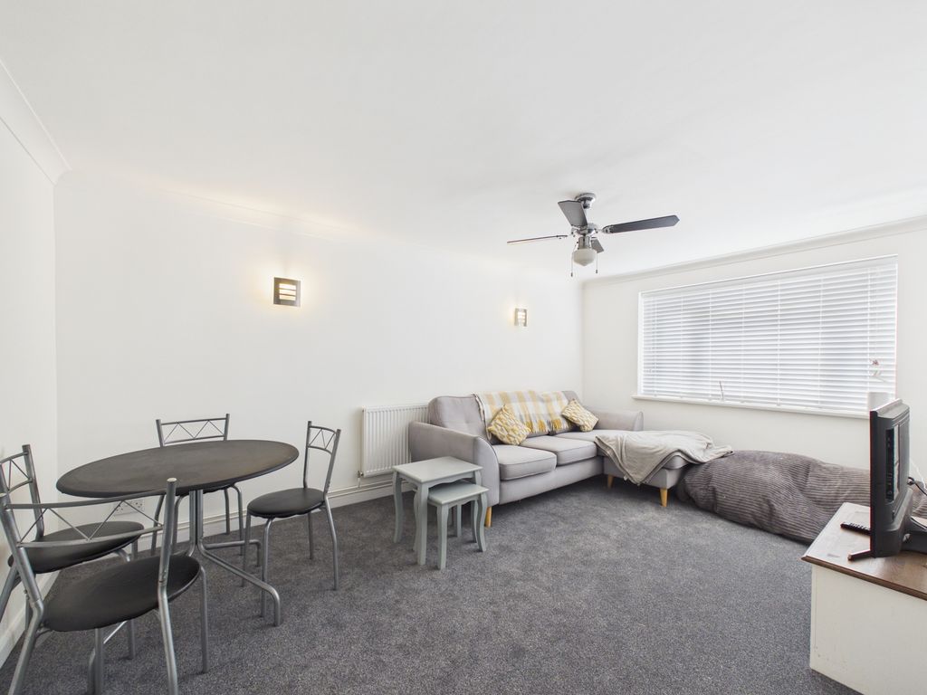 Property photo 1 of 8 Cam03519G0-Pr0581-Still001