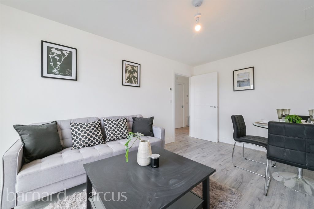 Property photo 3 of 13