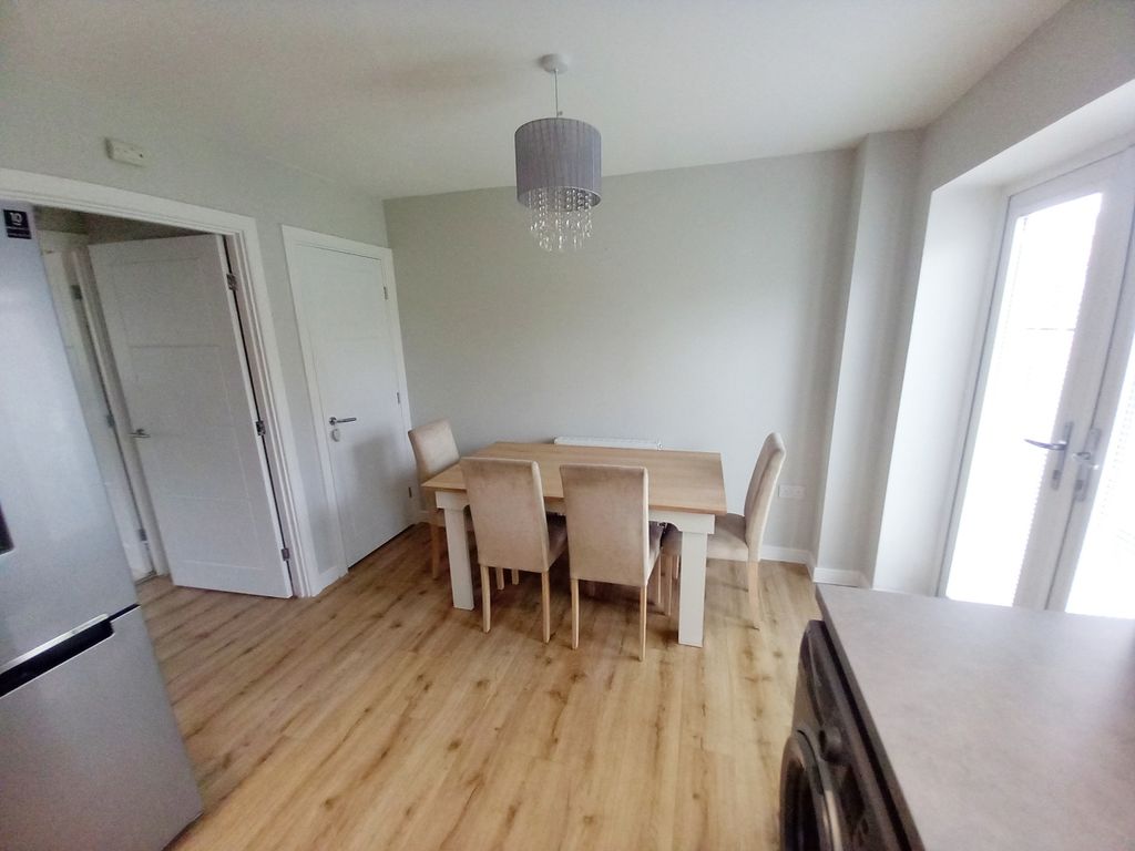 Property photo 3 of 14 Dining Kitchen