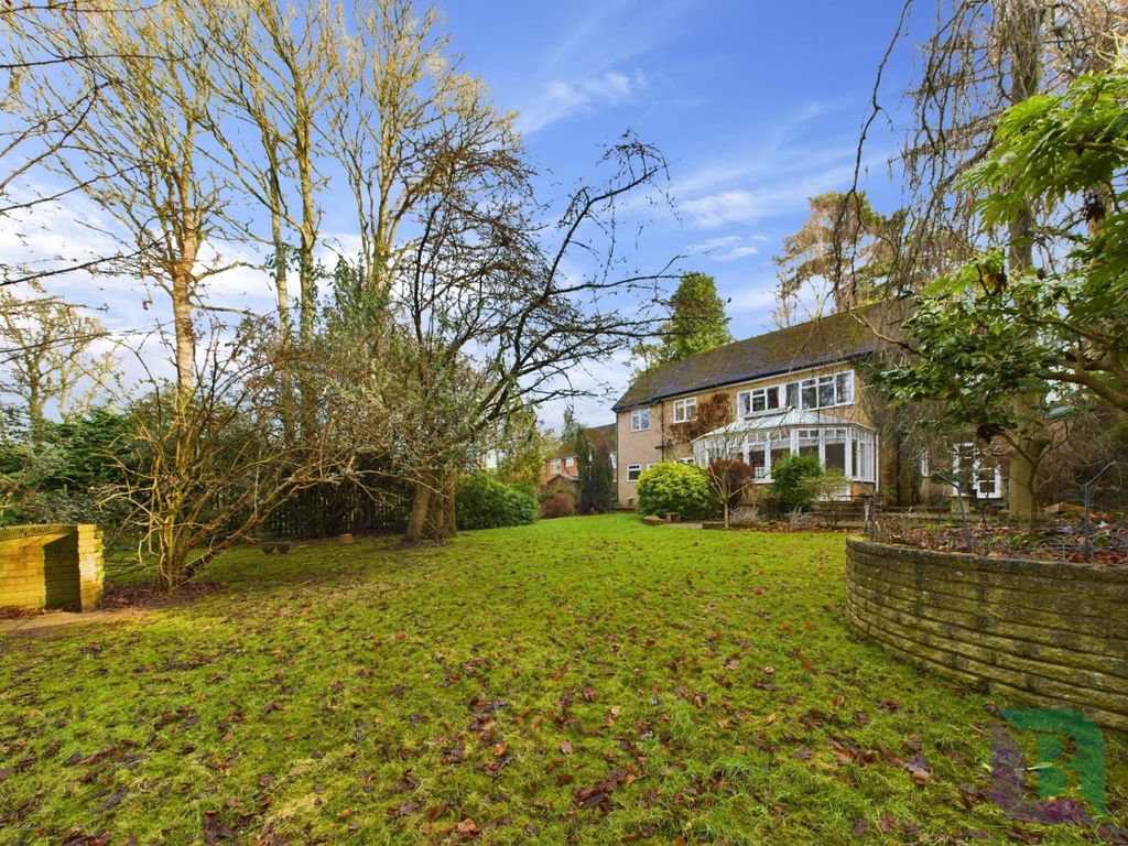 Property photo 2 of 36