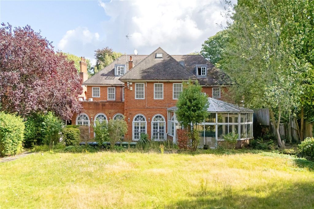 Property photo 2 of 8 Picture No. 14