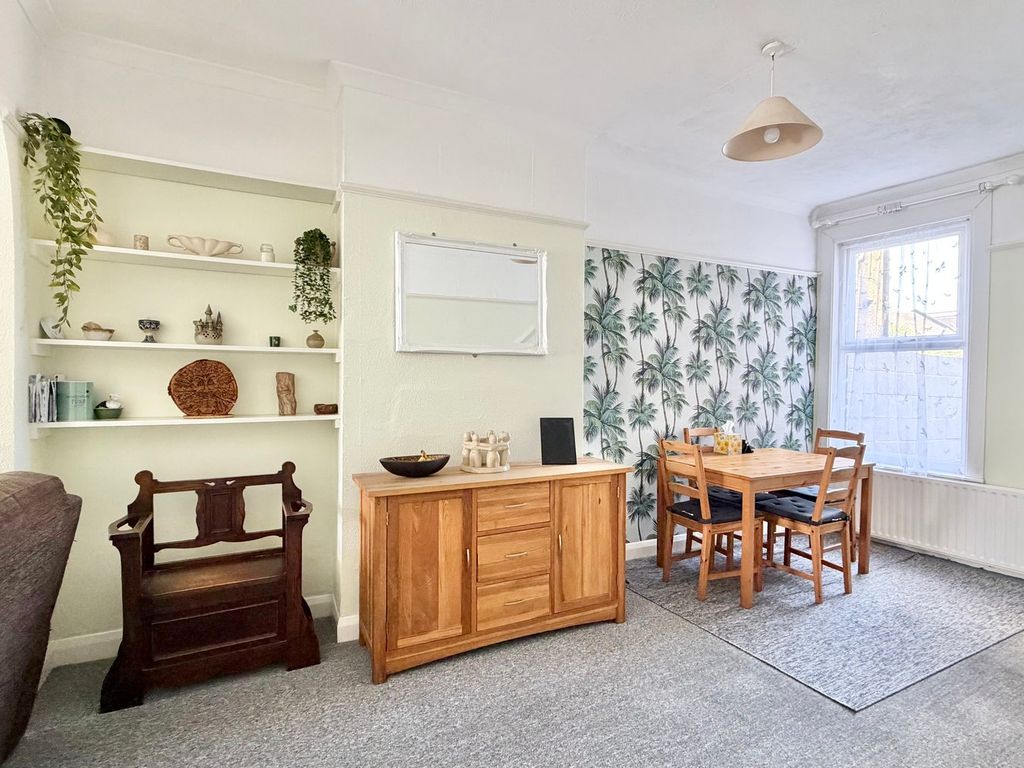 Property photo 3 of 23