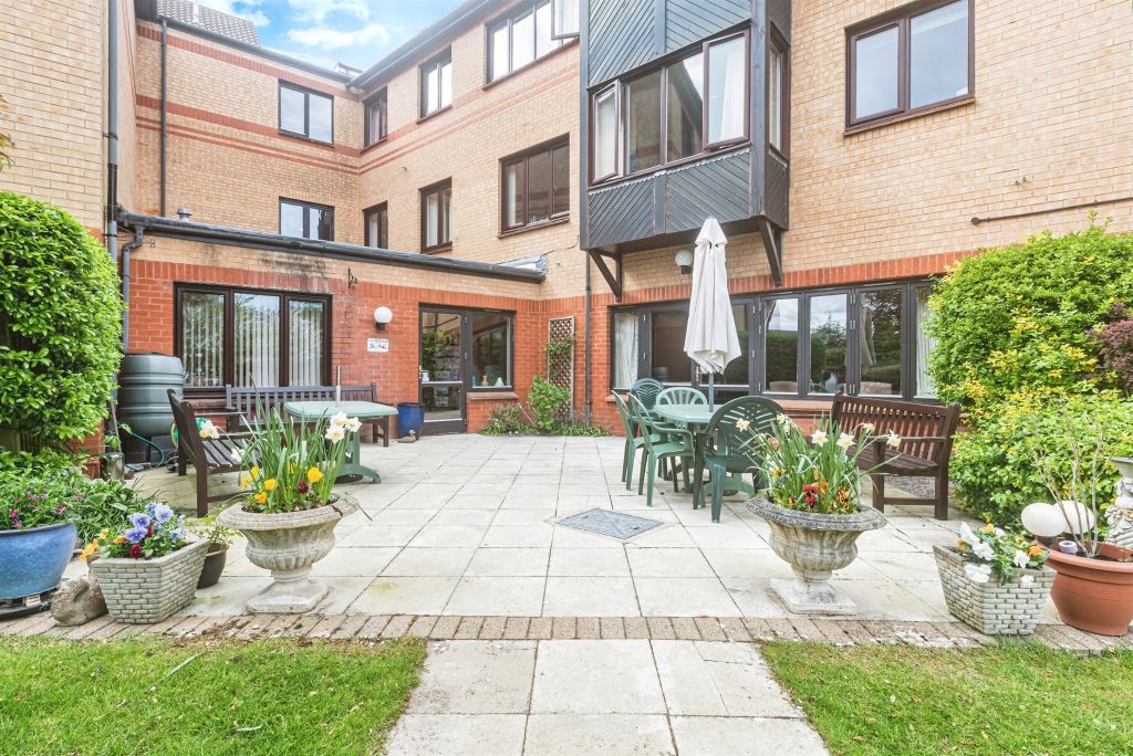 Property photo 1 of 16