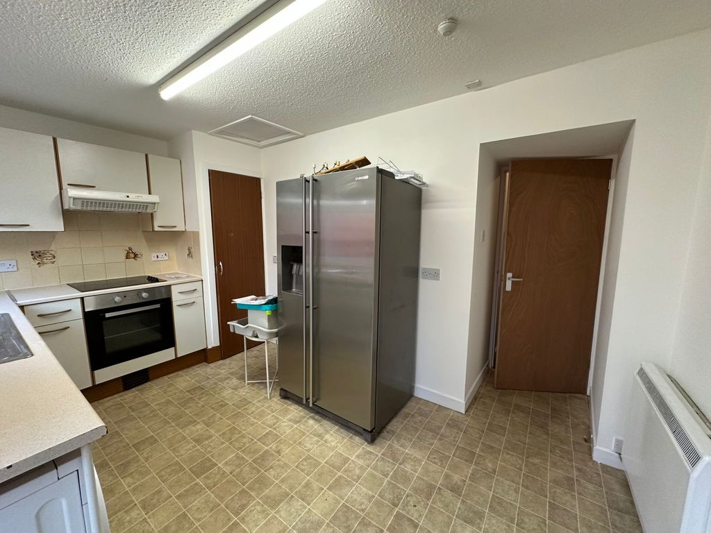 Property photo 3 of 16 Gallery