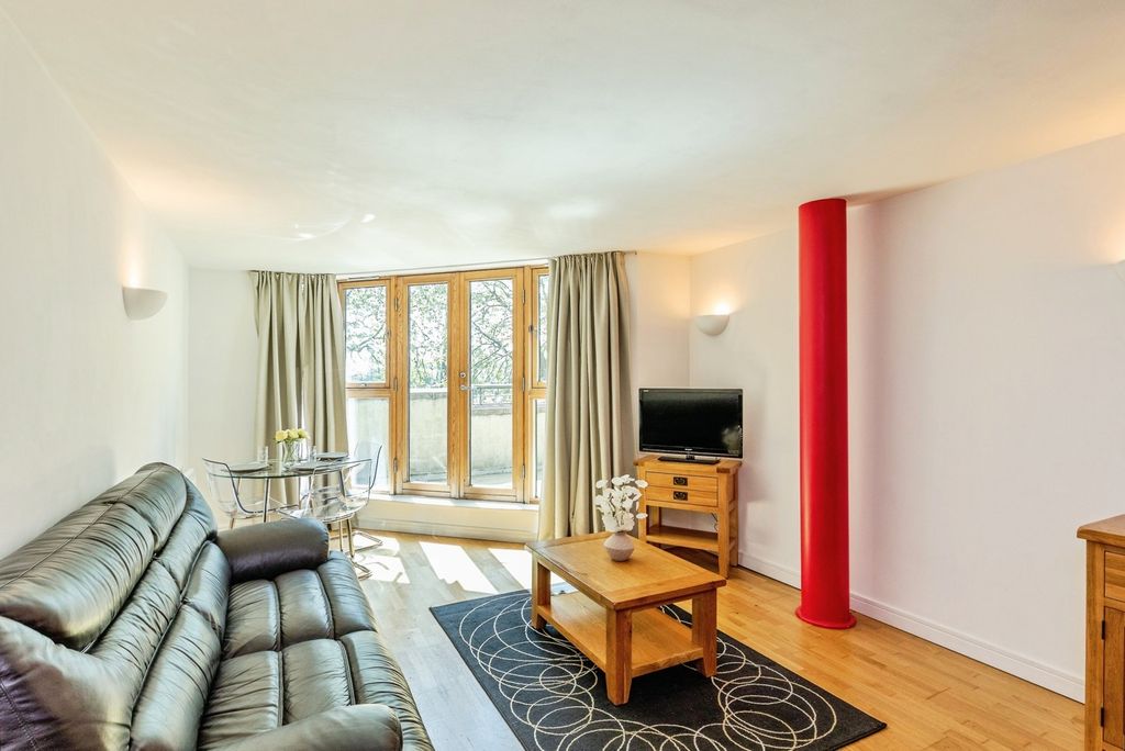 Property photo 2 of 11 Pbox-Img.Jpg