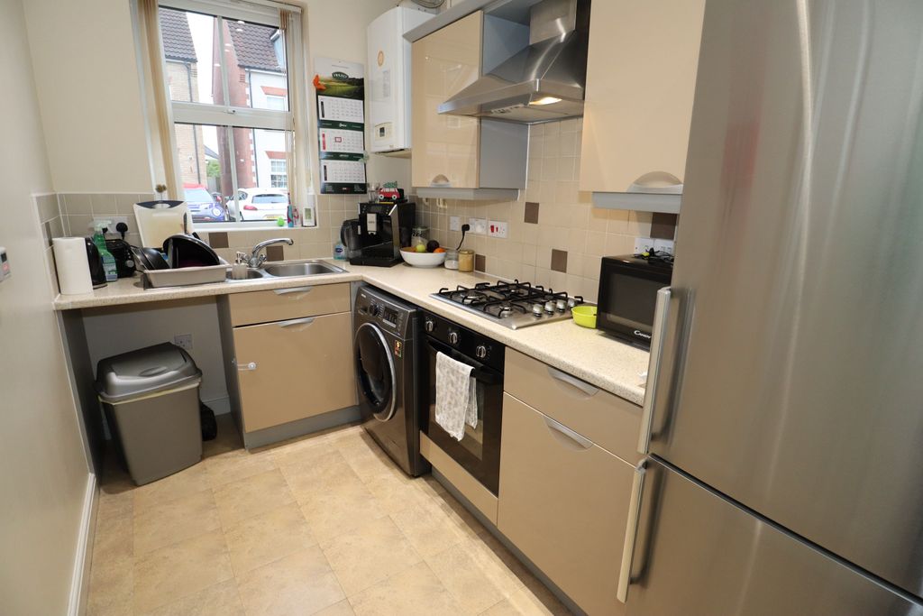 Property photo 3 of 12