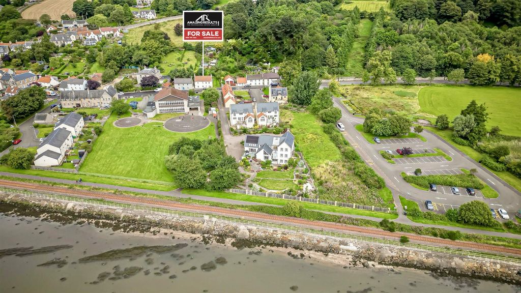 Property photo 2 of 41 Low Causeway, Culross