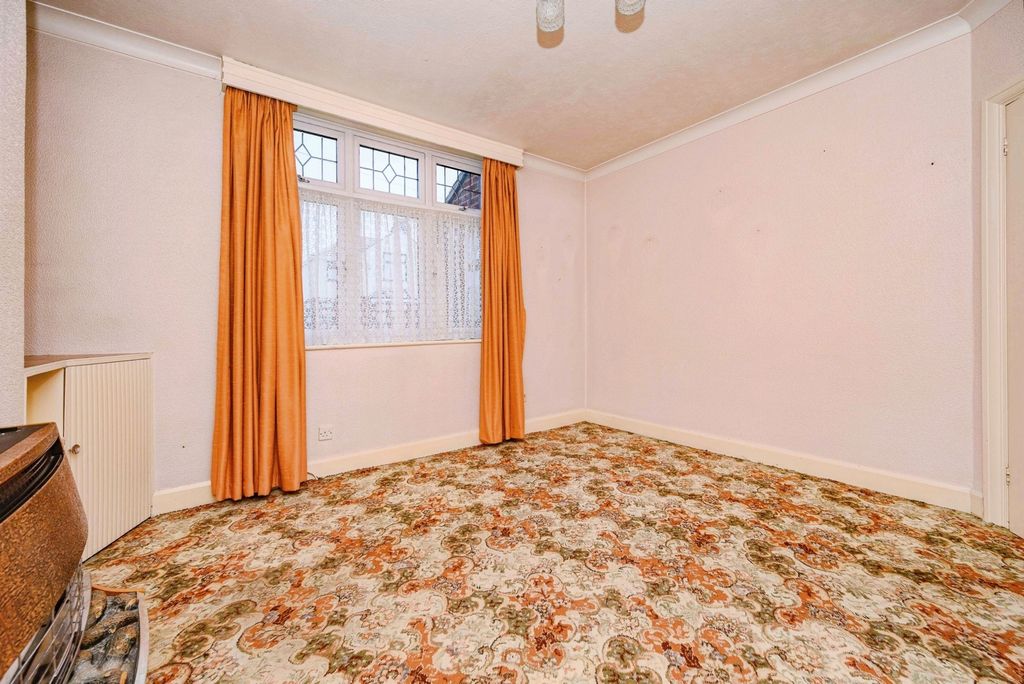 Property photo 3 of 17 Pbox-Img.Jpg