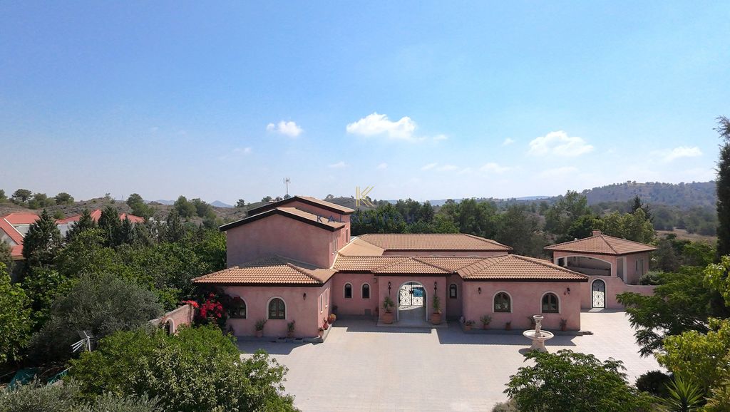 Property photo 3 of 34