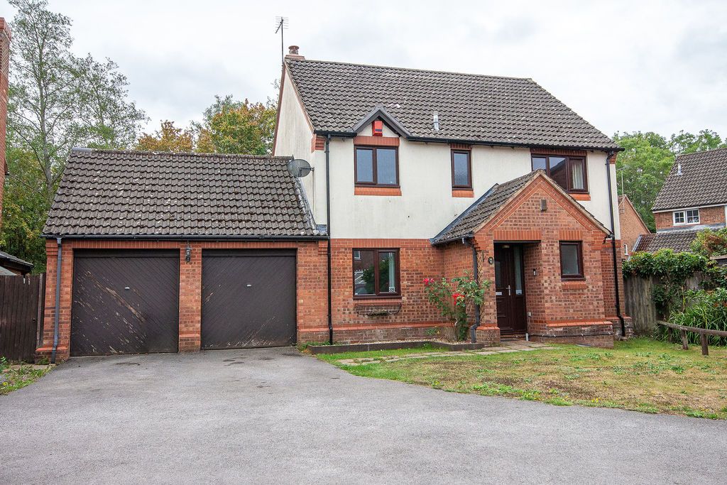 Property photo 1 of 14 External