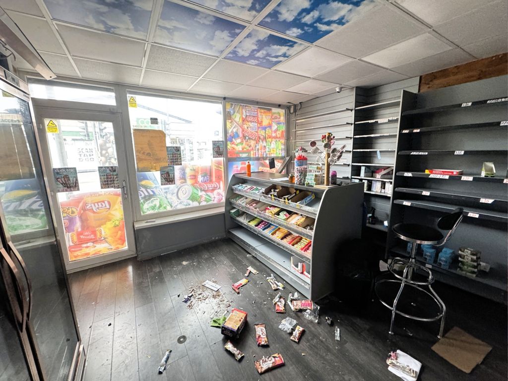 Property photo 2 of 5 Photo 4