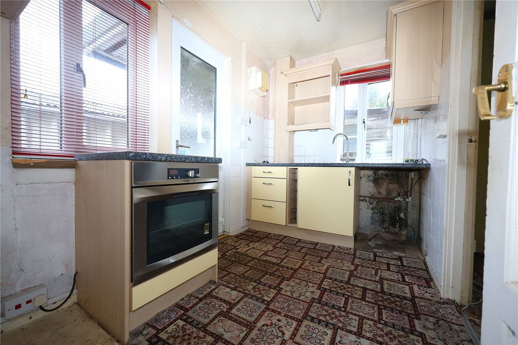 Property photo 3 of 24 Picture No. 13