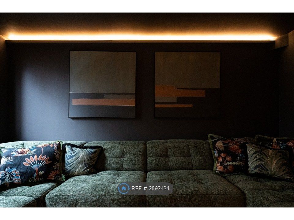 Property photo 2 of 16 Cinema Room