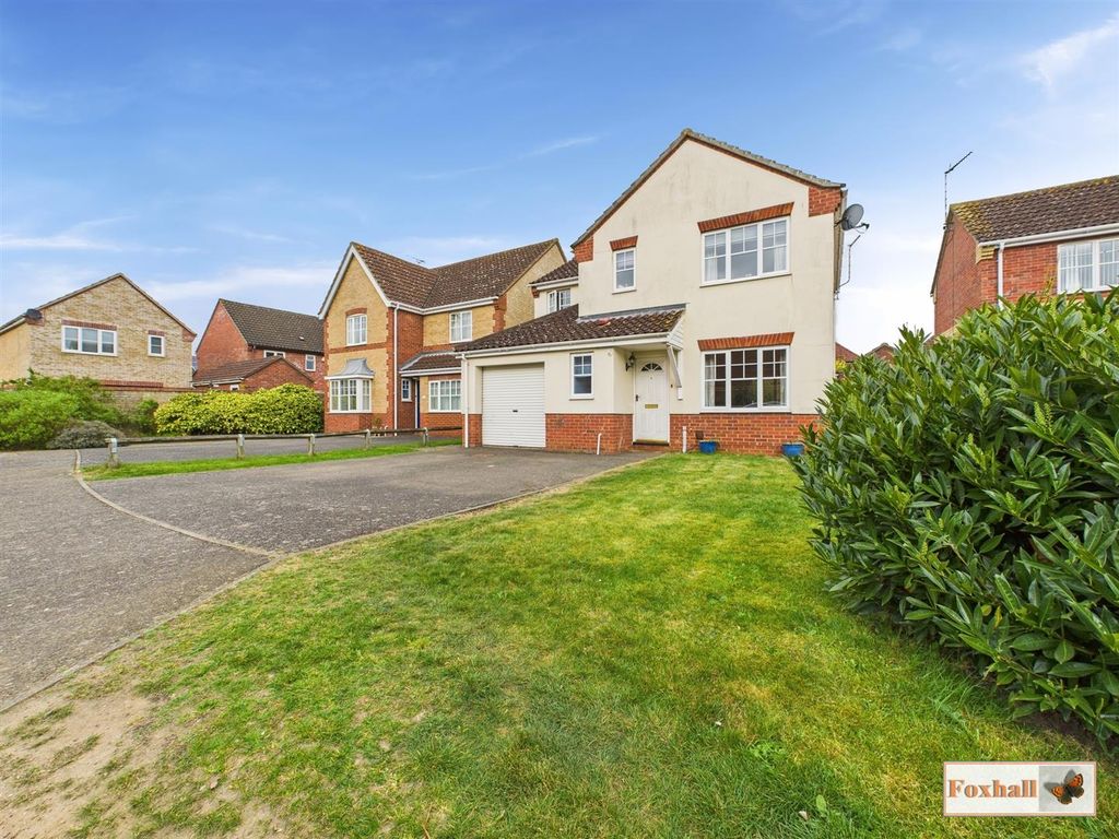 Property photo 1 of 20 Ditchingham Grove