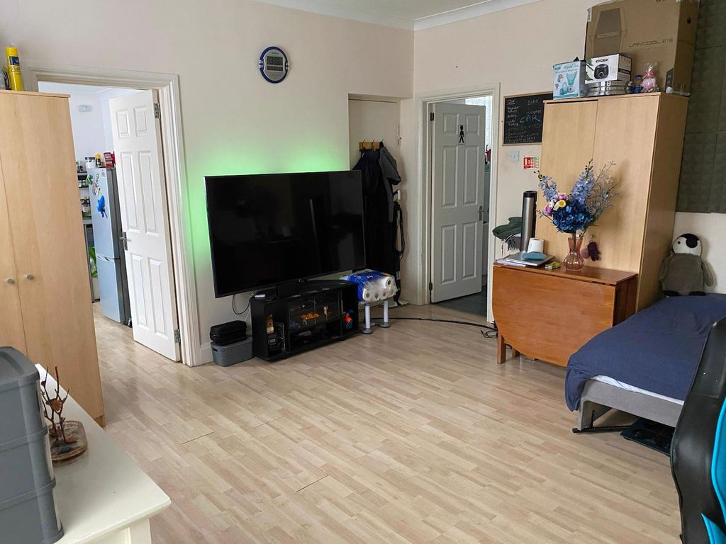 Property photo 2 of 5