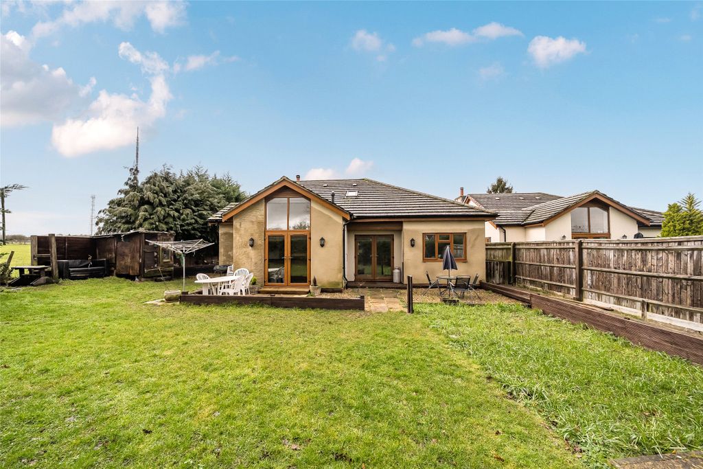 Property photo 2 of 10 Picture No. 27