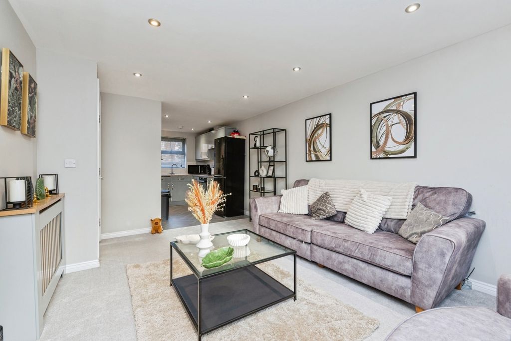 Property photo 3 of 14 Photo