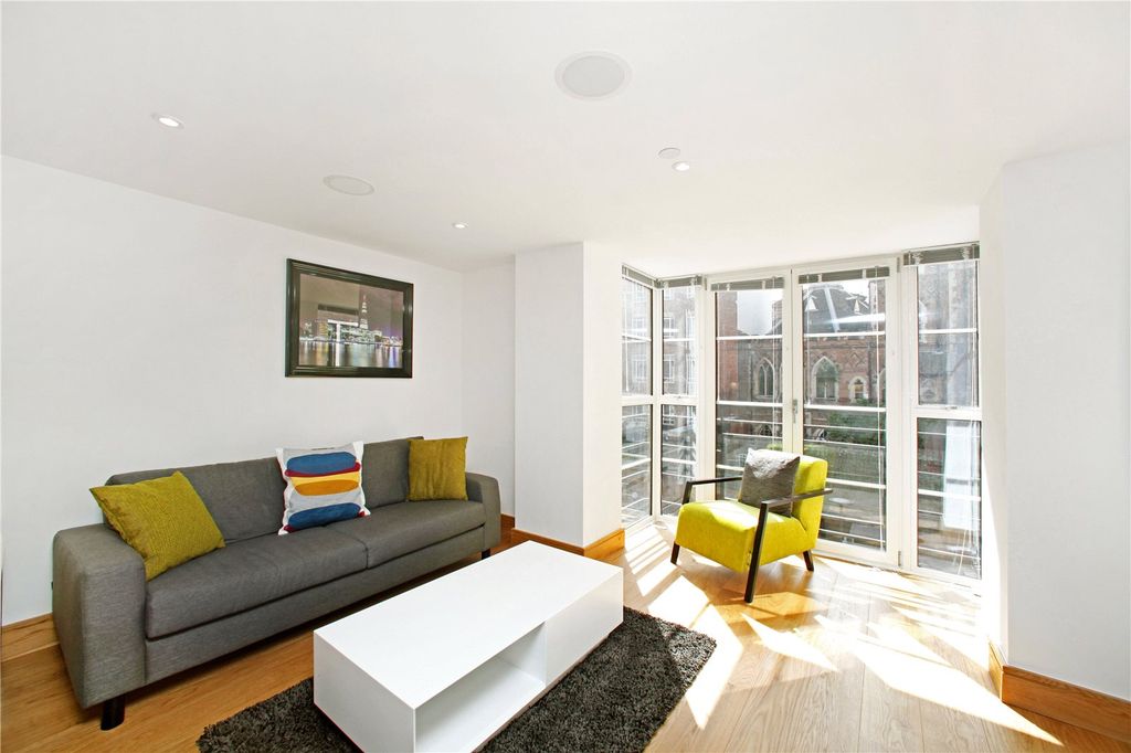 Property photo 3 of 11 Picture No. 15