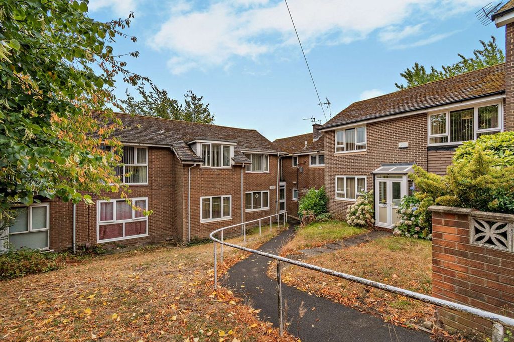 Property photo 1 of 18