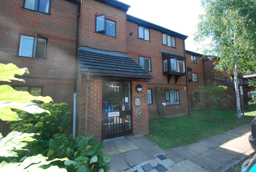 Property photo 1 of 15 One  Bedroom First Floor Purpose Built Apartment