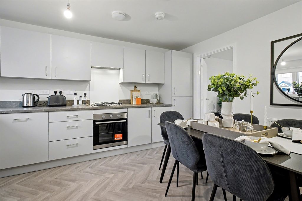 Property photo 2 of 14 Kitchen