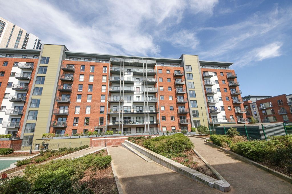 Additional image 13 of 2 bed flat for saleJohn Thornycroft Road, Centenary Quay SO19
