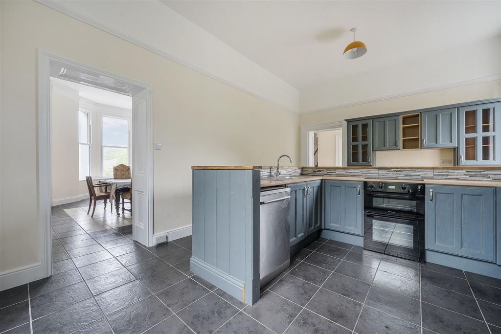 Property photo 2 of 48