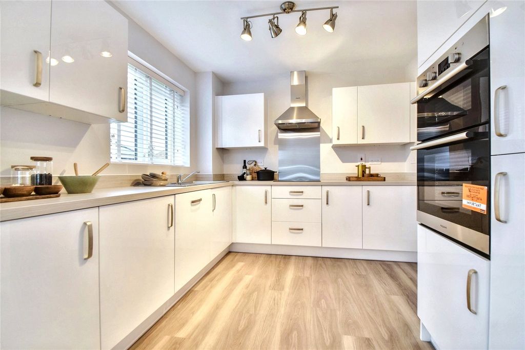 Property photo 3 of 13 Kitchen