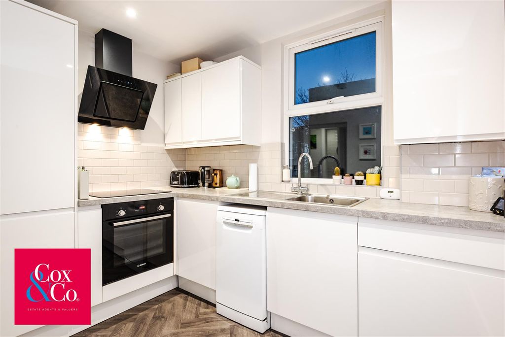 Property photo 2 of 15 81N_4202.Jpg