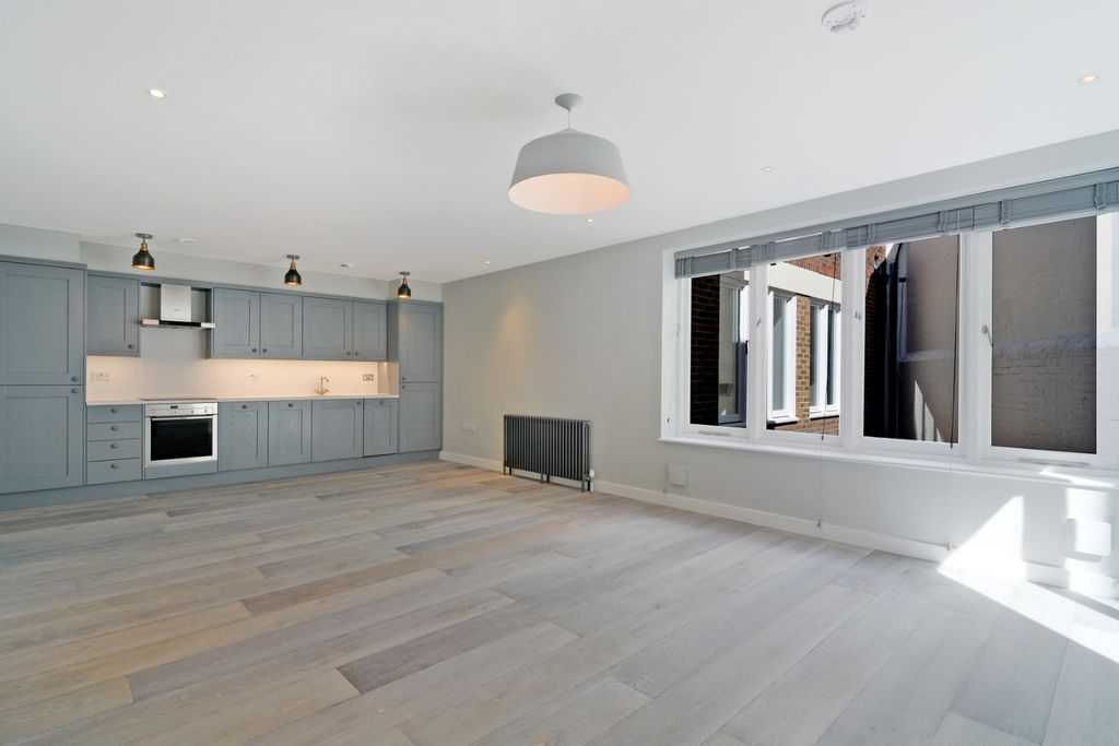 Property photo 1 of 12 969531