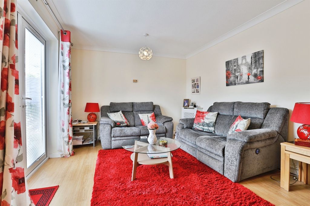 Property photo 2 of 23