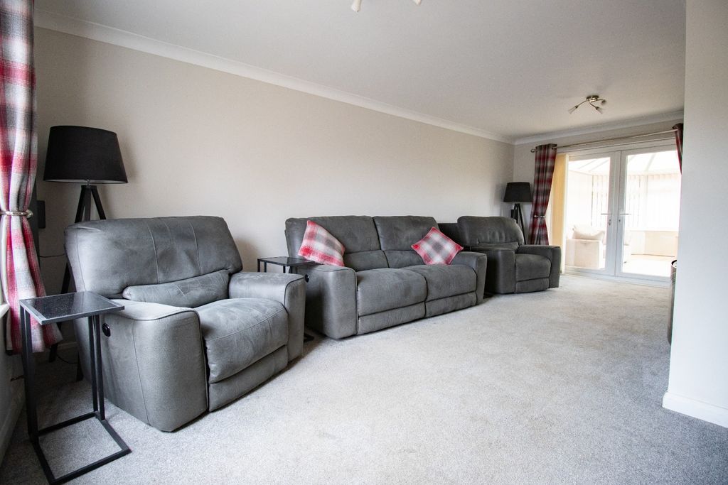 Property photo 2 of 17 4191354