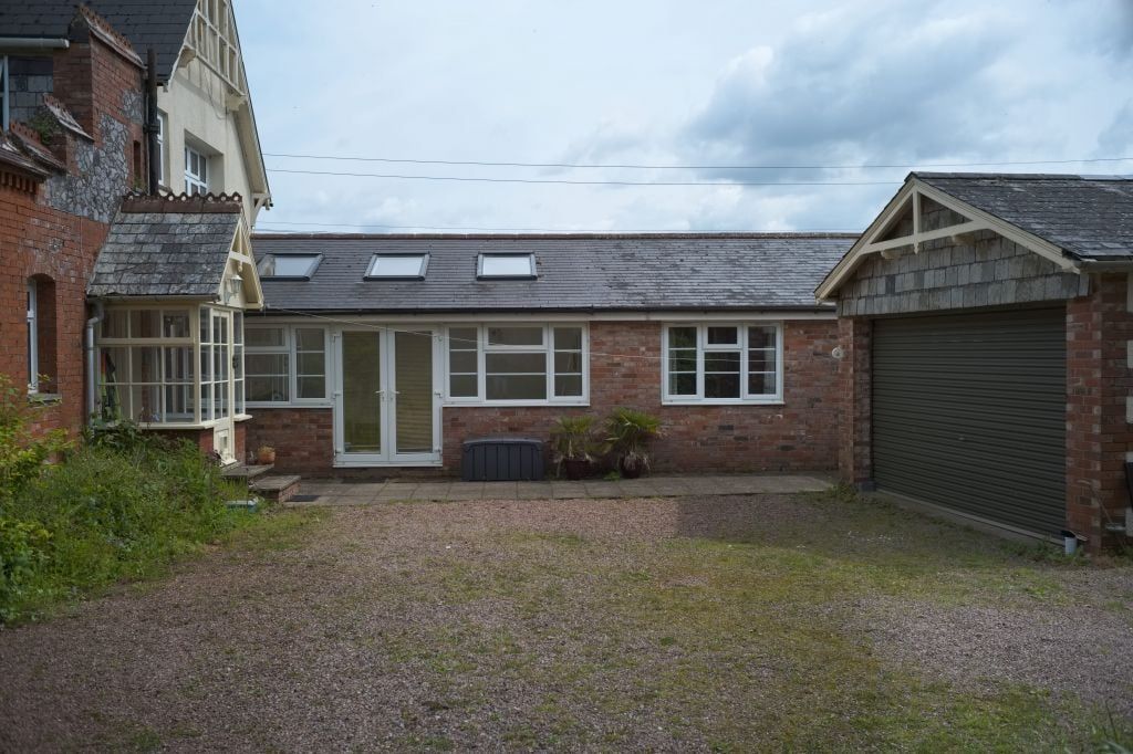 Property photo 2 of 27