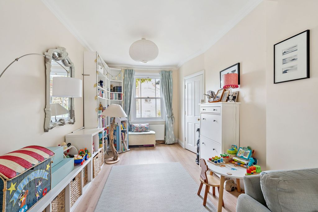 Property photo 3 of 13 Living Room (3)