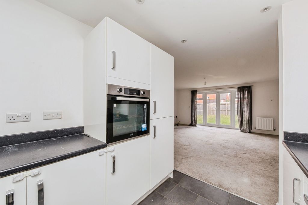 Property photo 3 of 17 Photo