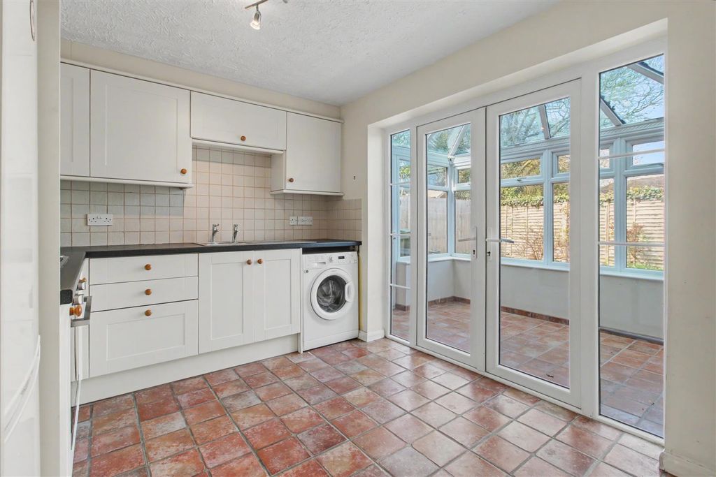 Property photo 3 of 15 Kitchen