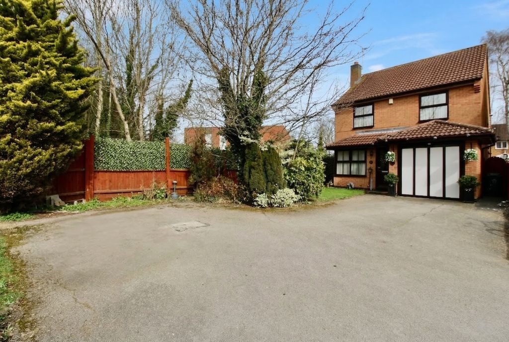 Property photo 1 of 16 Property Front