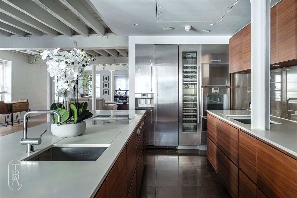 Property photo 3 of 34 Picture No. 09